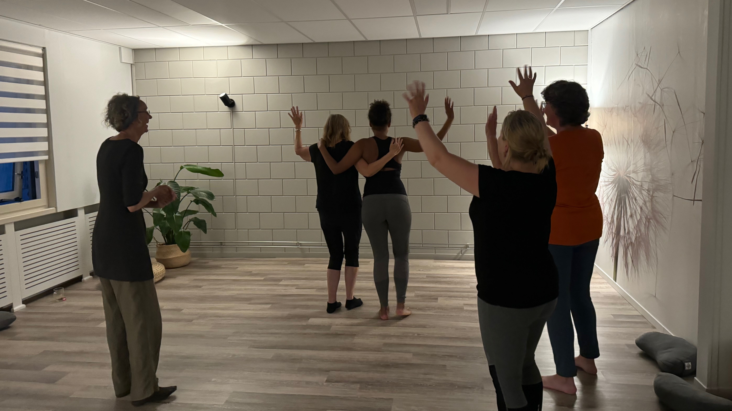 Lachyoga | YogabyCarola