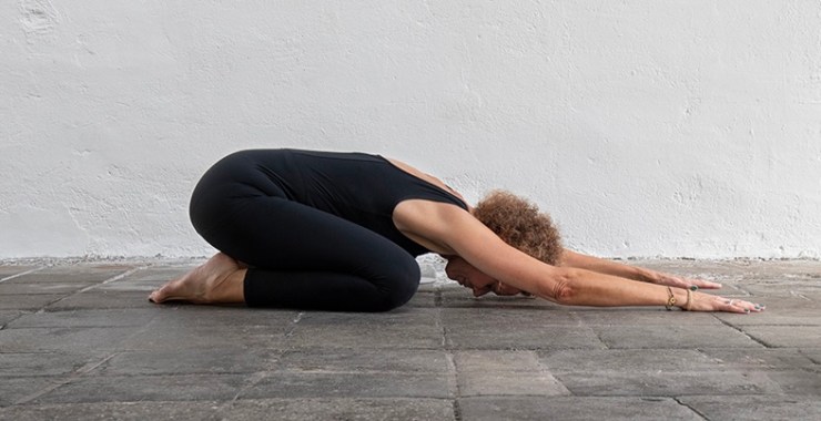 Yin Qi Flow | YogabyCarola
